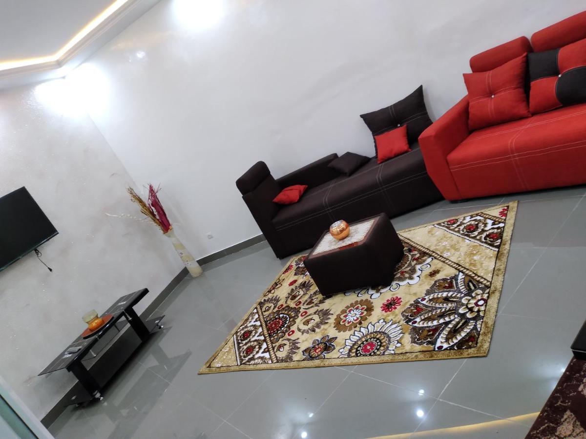 Studio Meuble Endroit Tres Calme Et Proche Commodites Apartment Dakar Exterior photo